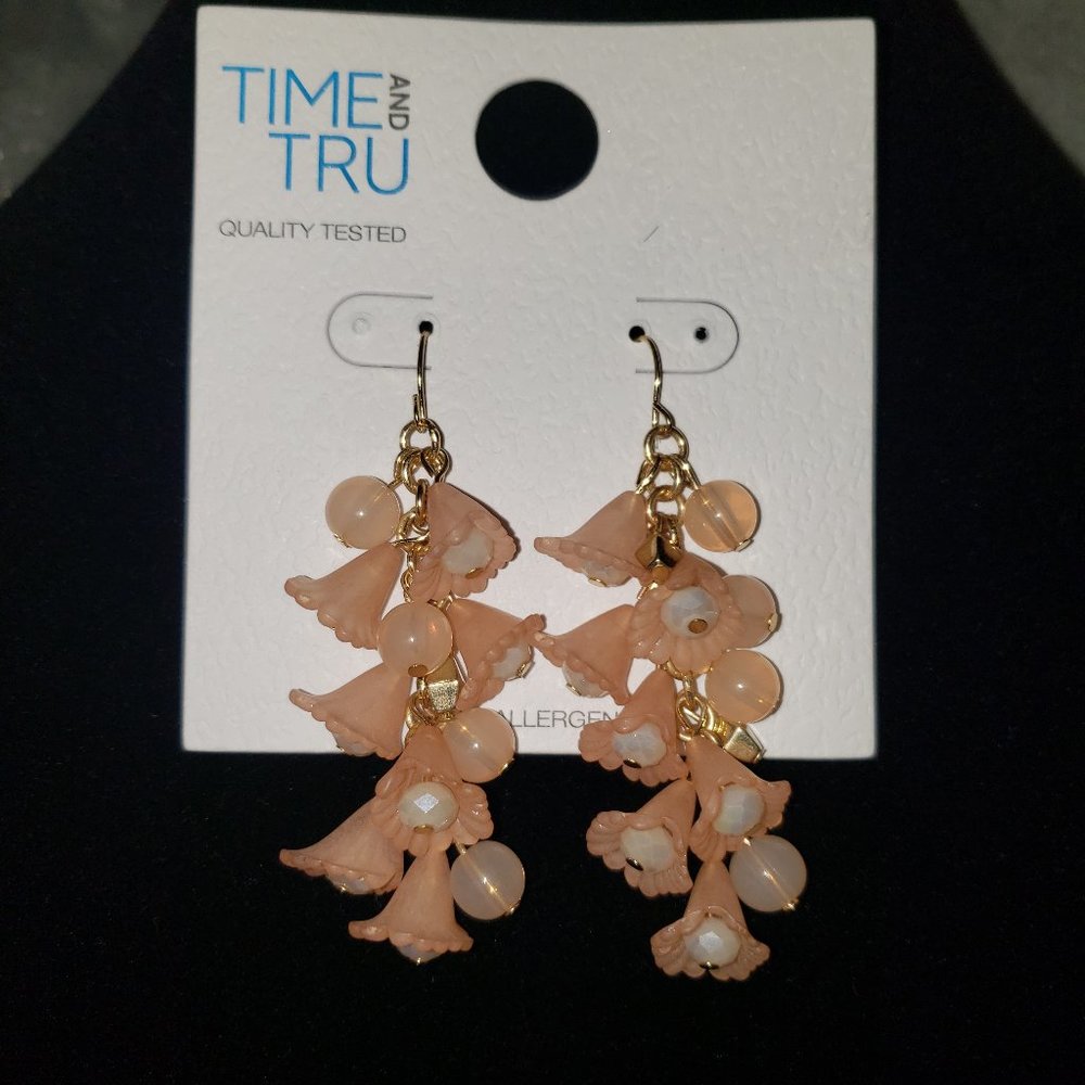 💋Peach Bell Chandelier Earrings 2 for $15 Kiss emoji